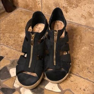 Black zippered wedge Merona shoe